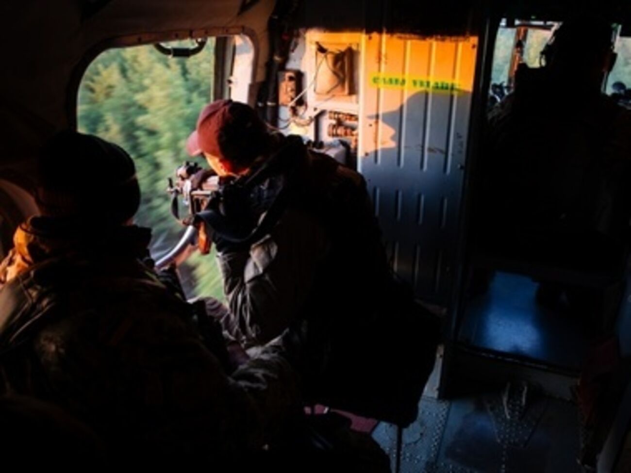 Минздрав передал военным медпрепараты и аптечки