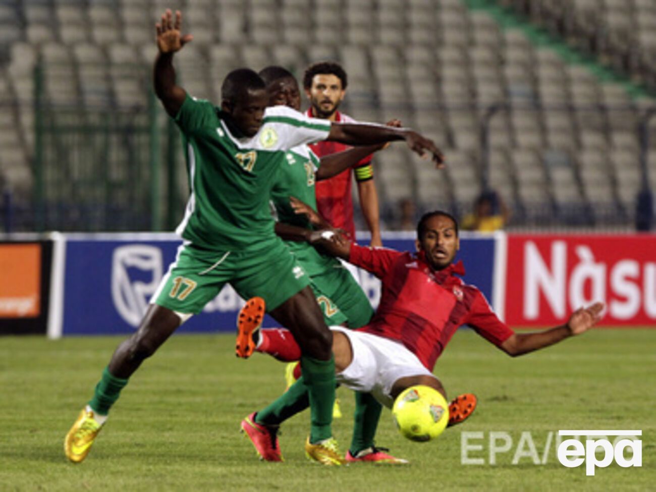 Африканская конфедерация футбола пока решила, что проведению Кубка Африки вирус Эболы не угрожает