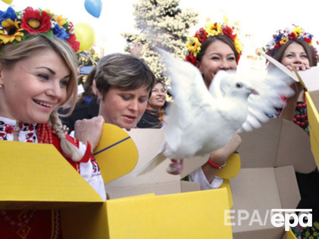 В этом году Всемирный день почты праздновали в национальных нарядах