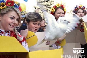 В этом году Всемирный день почты праздновали в национальных нарядах