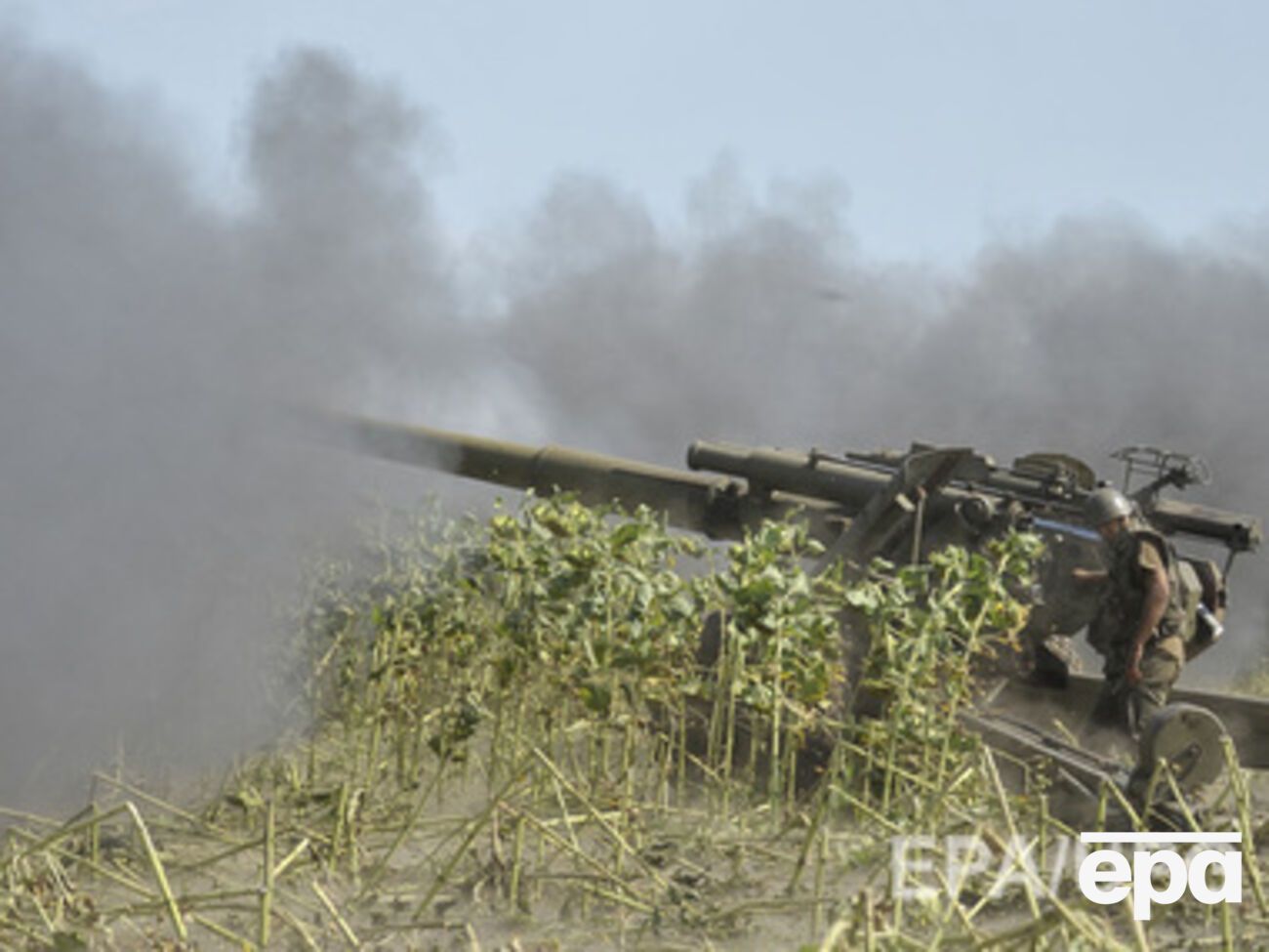 Террористы обстреливают друг друга