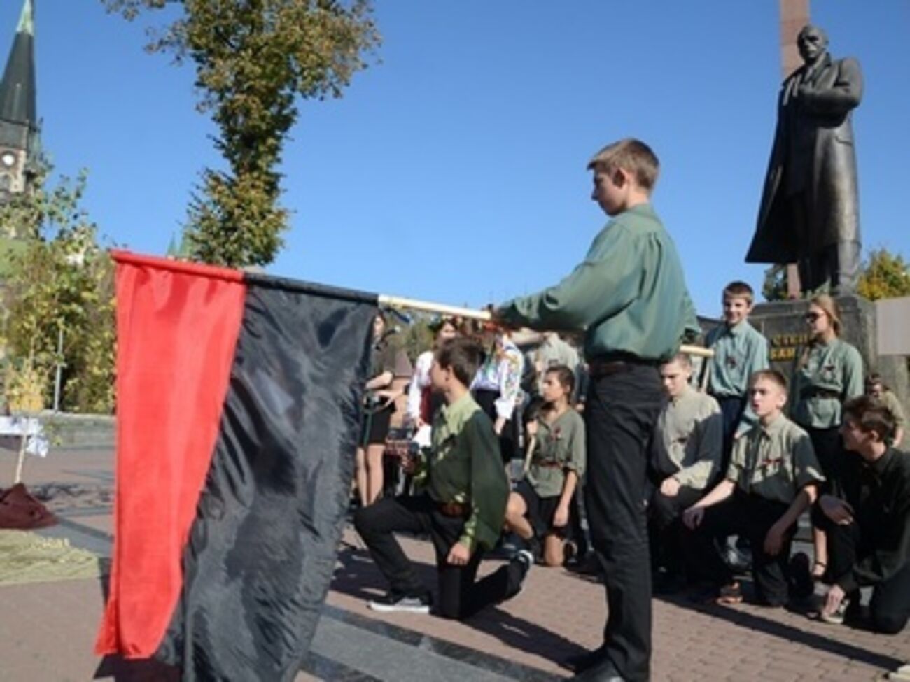 Во Львове прошел марш, посвященный годовщине создания УПА