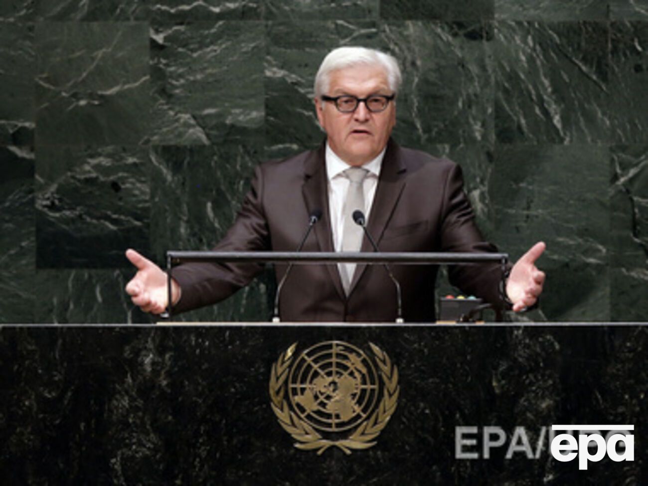 Штайнмайер заявил, что мир недооценил угрозу вируса Эбола