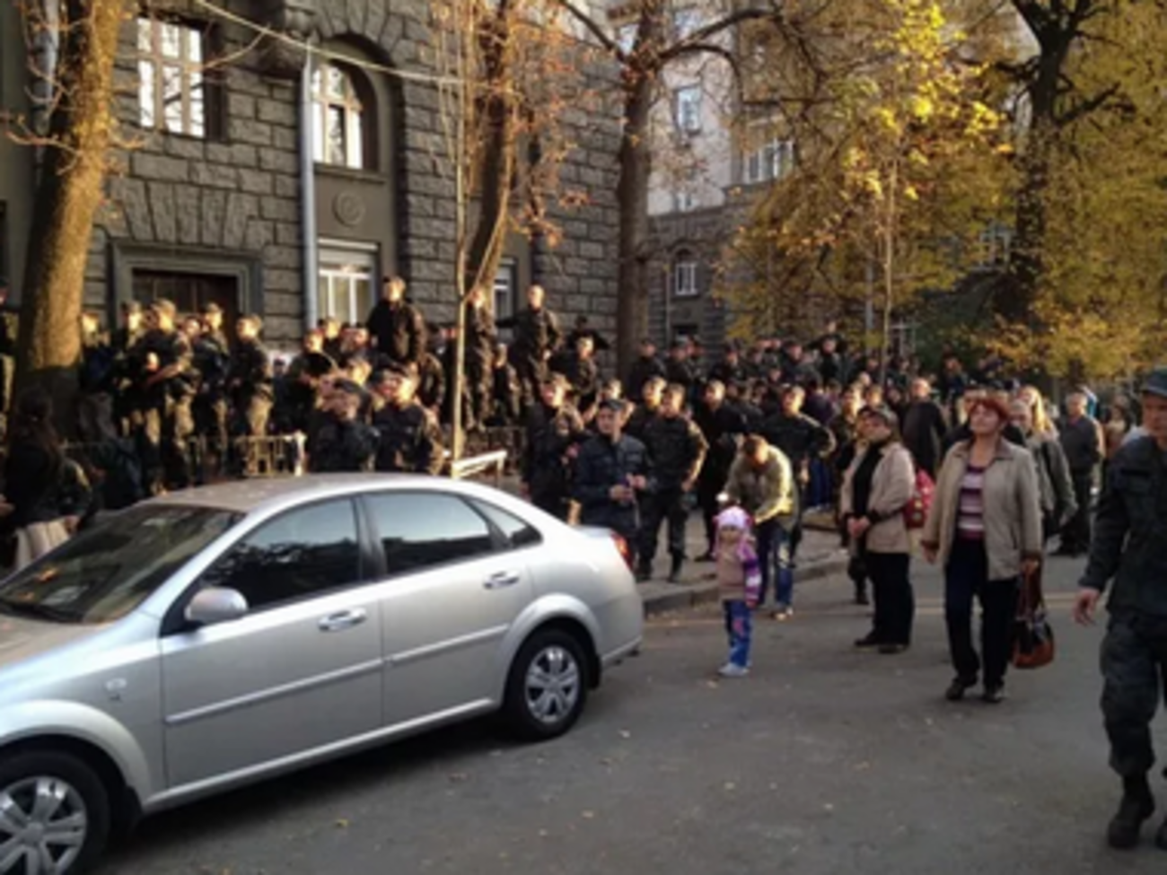 Желающих пойти на дембель нужно заменить на добровольцев, считает Семен Семенченко