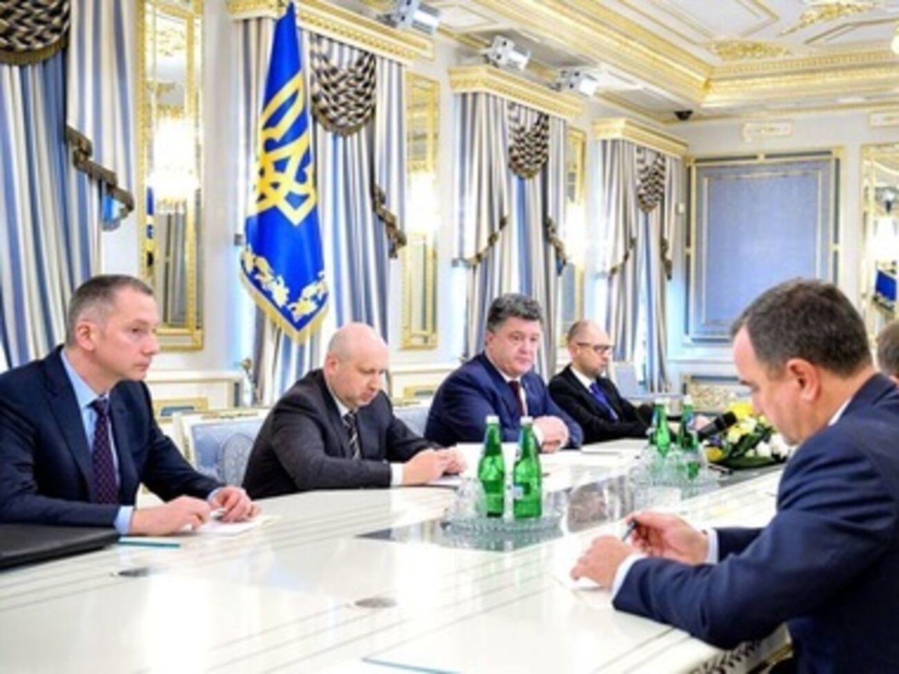 Президент попросил депутатов поддержать законы о борьбе с коррупцией