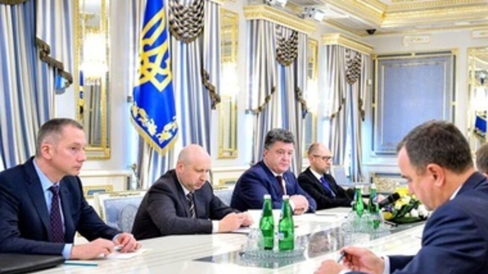 Президент попросил депутатов поддержать законы о борьбе с коррупцией