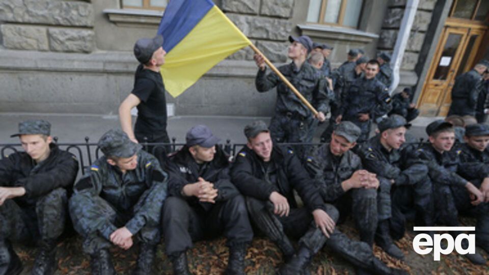 Солдаты отправились в расположение своих частей