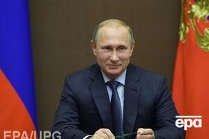 На фоне российской агрессии в Украине и международных санкций Путину все же вручили награду за заслуги в продвижении водных видов спорта