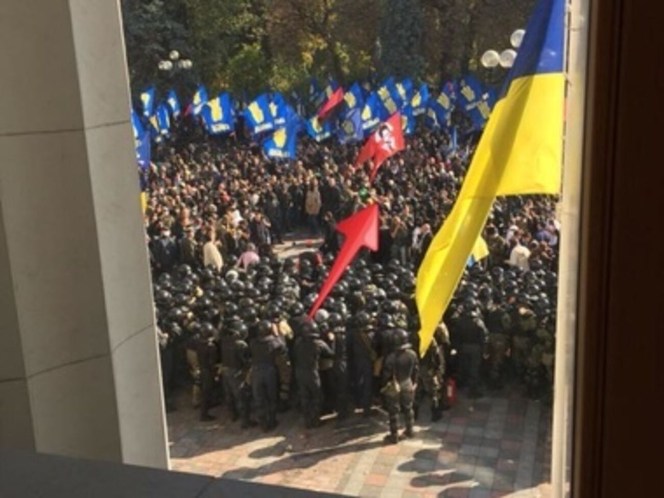 Арьев: Флаг между боевиками --- организации Корчинского