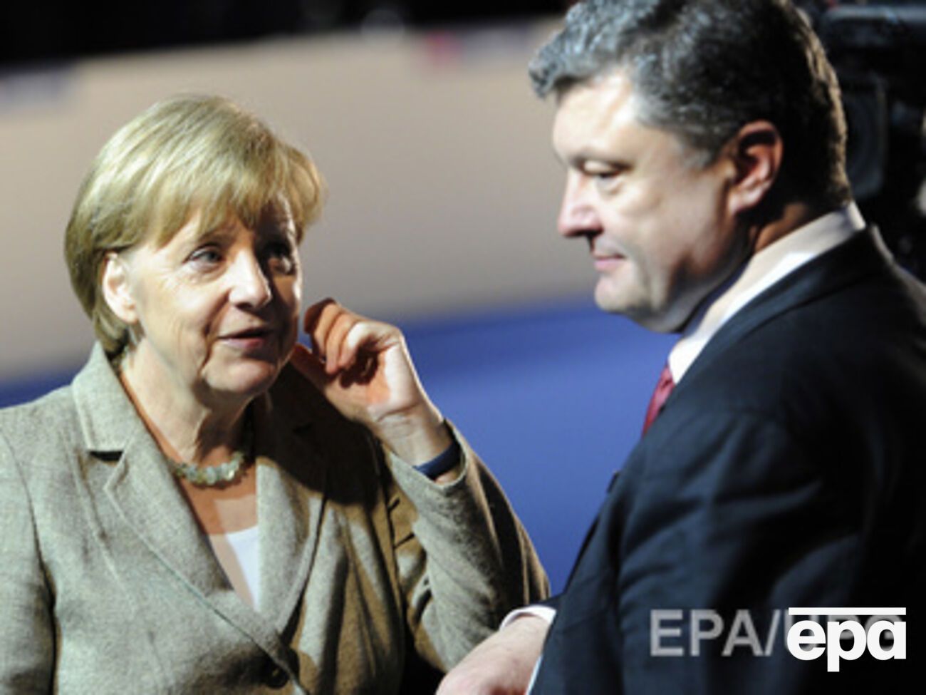 Порошенко обсудил с Меркель дальнейшие действия