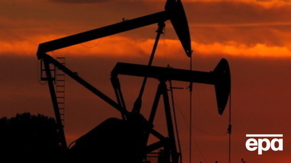 Цены на нефть продолжают падать