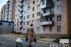 Социальные выплаты осуществляются в 38 районах и городах Донецкой области и в 16 --- в Луганской