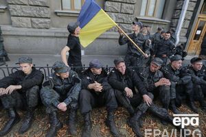 Срочники Нацгвардии вчера требовали демобилизации под АП