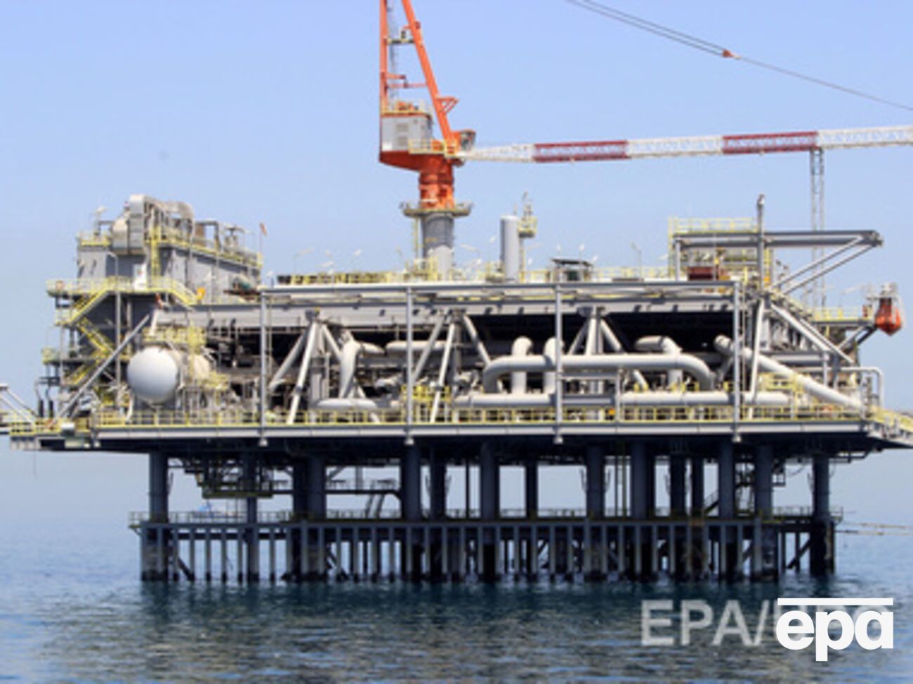 Цены на нефть марки Brent побили очередной антирекорд падения на Лондонской бирже, обвалившись ниже отметки $87 долларов за баррель