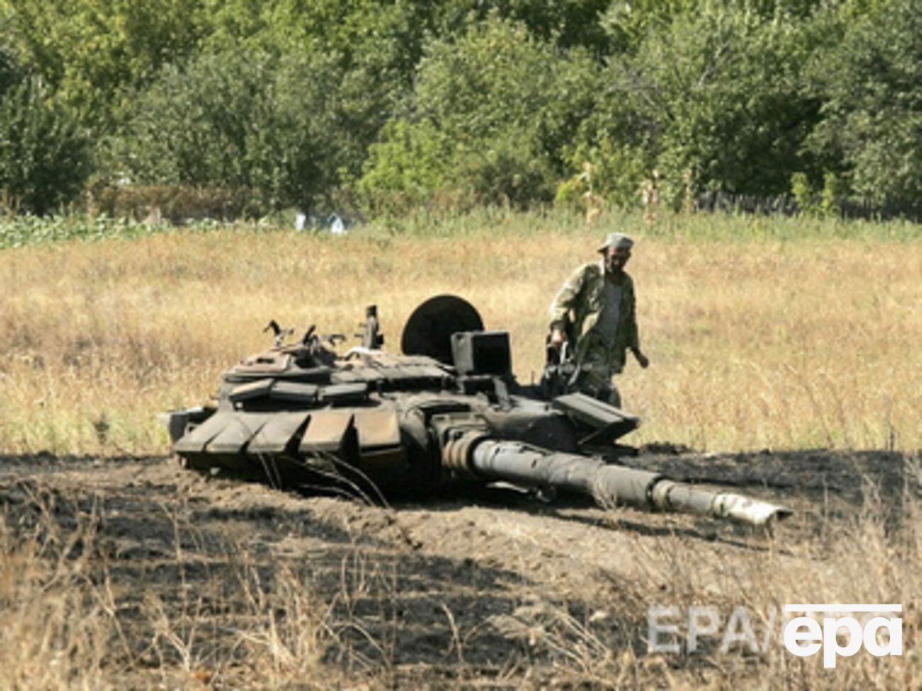 Украинских военных продолжают обстреливать террористы