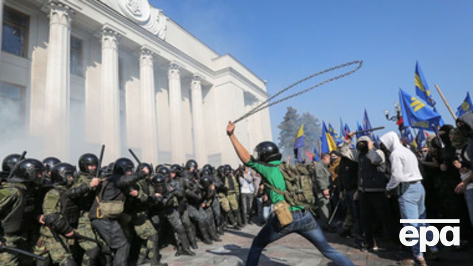 Кто стоит за бунтом срочников, столкновениями у Рады и к чему это приведет?