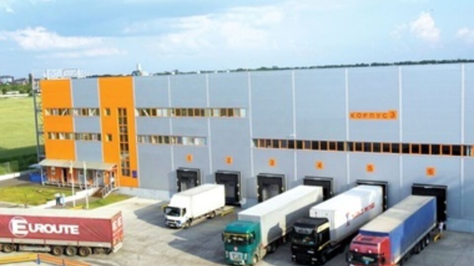 В целом, в Украине сократился как экспорт (на 6,8%), так и импорт (на 23,5%)