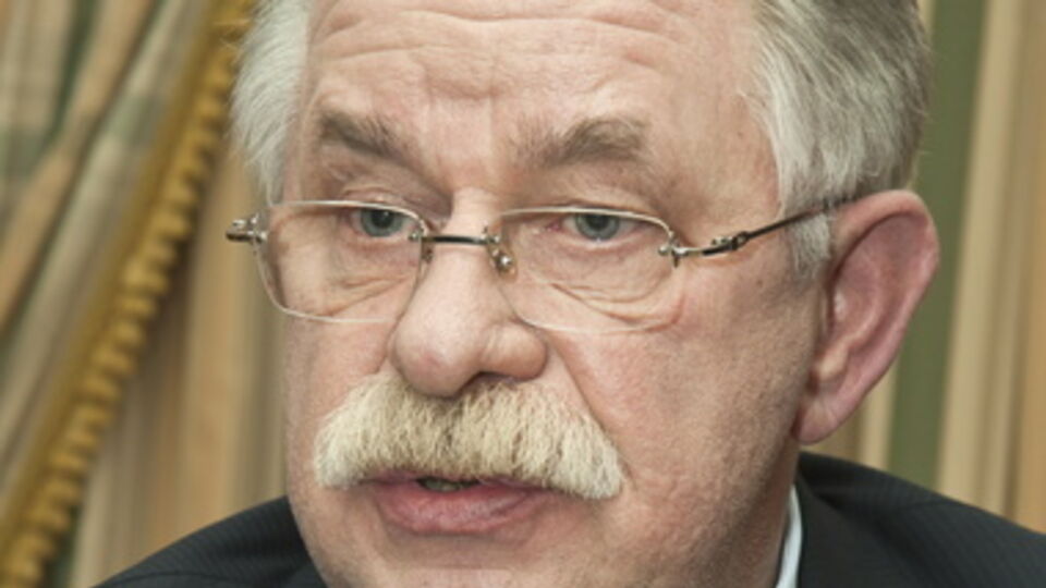 Руцкой: Пьянь, рвань, бомжи, сидевшие на Крещатике, создали потом карательные батальоны. А к власти в результате пришли американские марионетки