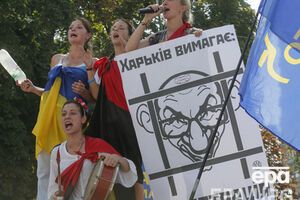 Начал действовать закон о люстрации