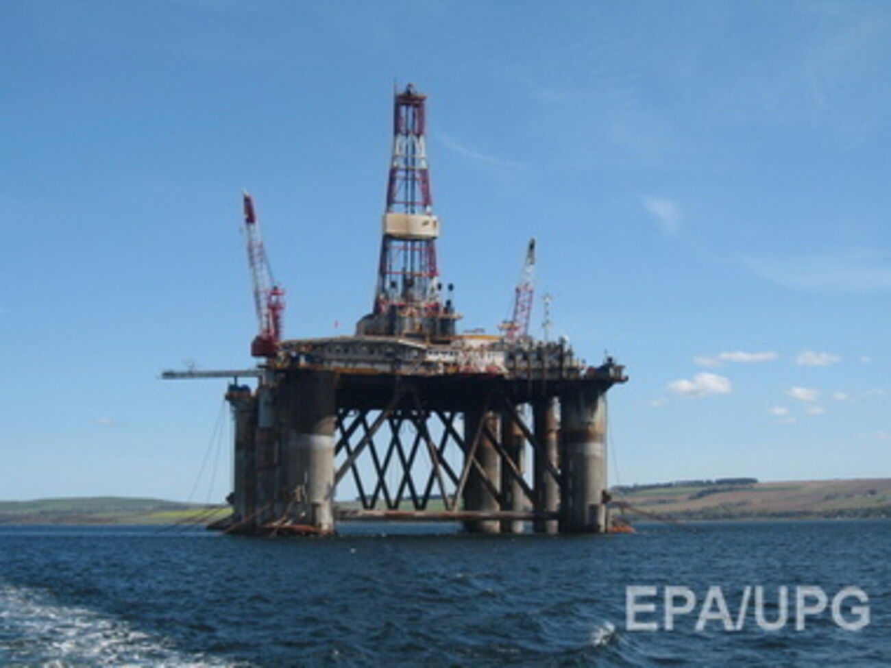 Цена на нефть Brent упала ниже $83 за баррель