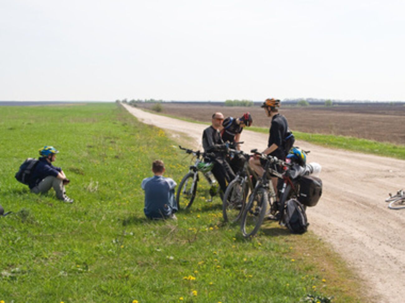 Террористы объявили охоту на велосипедистов в Луганской области