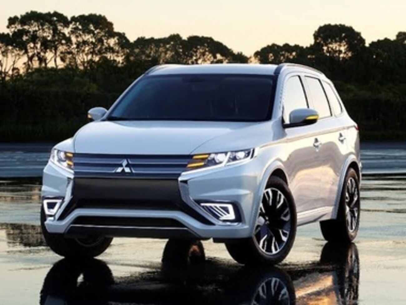 Mitsubishi Outlander PHEV Concept-S