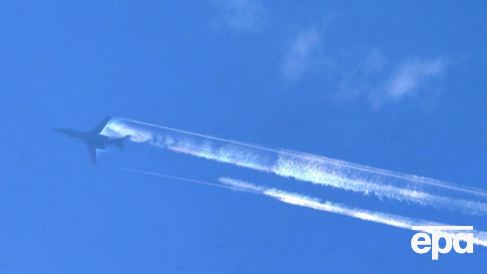 США наносят авиаудары по боевикам