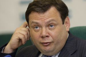 Жертвой ограничений стал российский бизнесмен Михаил Фридман