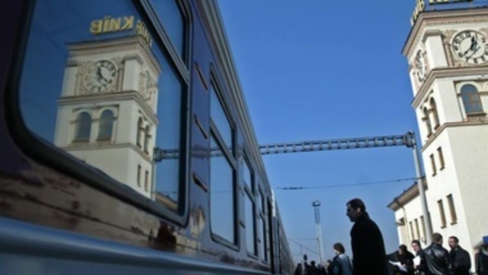 По данным СМИ, во время проверки "Укрзалізниці" сотрудники СБУ изымают некоторые документы