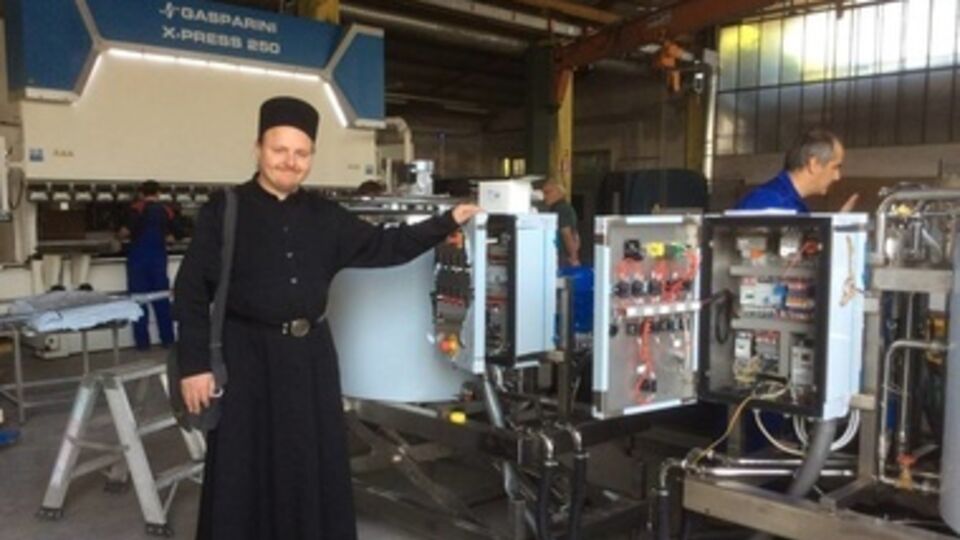 Монах Агапий ездил перенимать итальянский опыт сыроварения