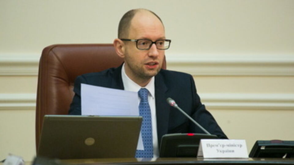 Яценюк: Ведутся переговоры с компаниями