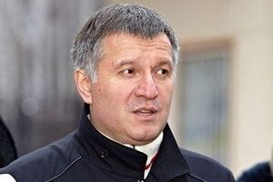 Арсен Аваков считает, что на Донбасе полтора десятка тысяч милиционеров перешли на сторону террористов