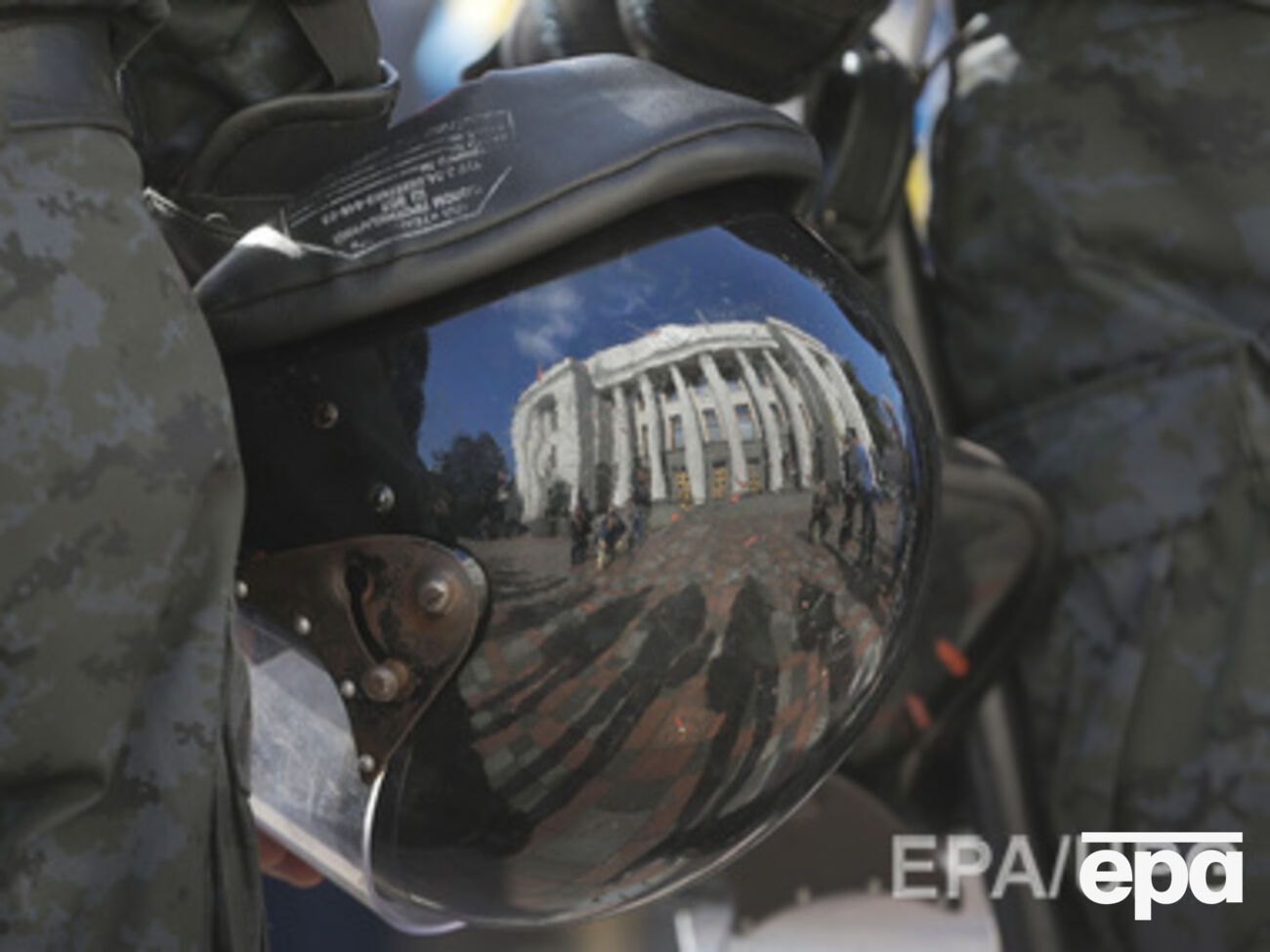 В рамках закона о люстрации могут быть уволены десятки милицейских руководителей