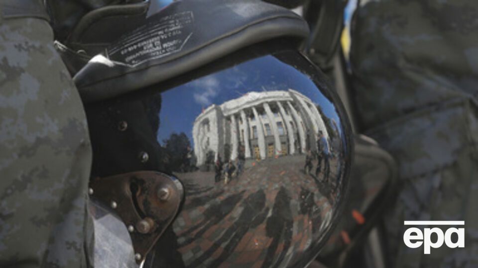 В рамках закона о люстрации могут быть уволены десятки милицейских руководителей