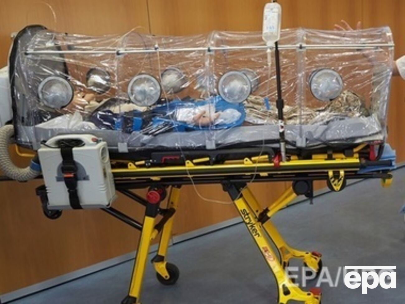 Пациента с подозрением на Эболу изолировали