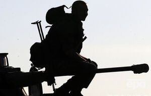 В Донецке по прежнему звучат залпы