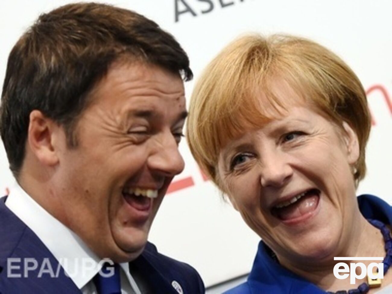 Ангела Меркель и премьер-министр Италии Маттео Ренци на саммите в Милане