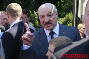 Лукашенко назвал события в Украине антиконституционным переворотом