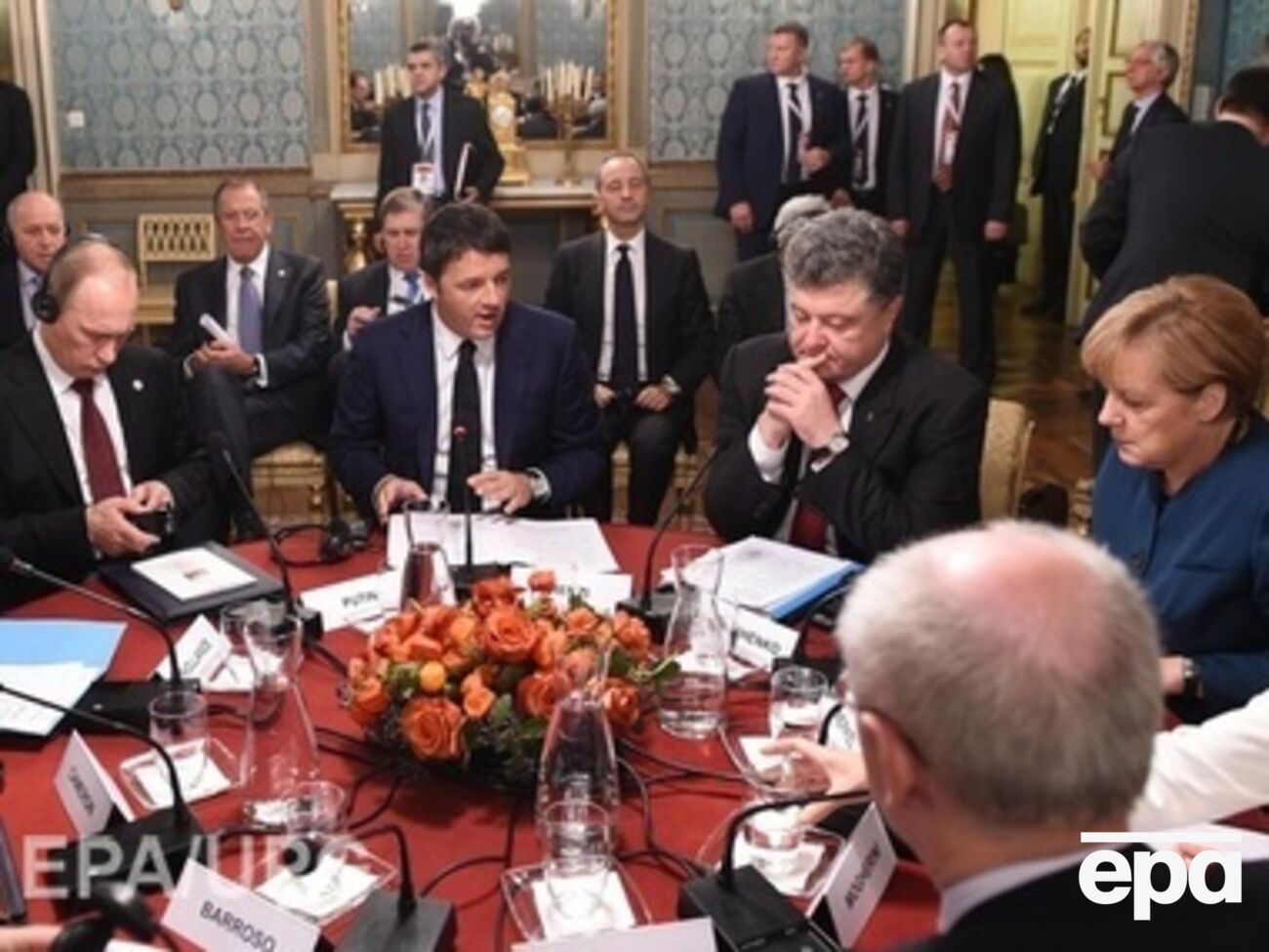 Сегодня утром Петр Порошенко и Владимир Путин встречались в расширенном формате