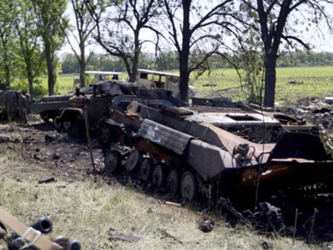 Террористы сдают на металлолом украинскую военную технику