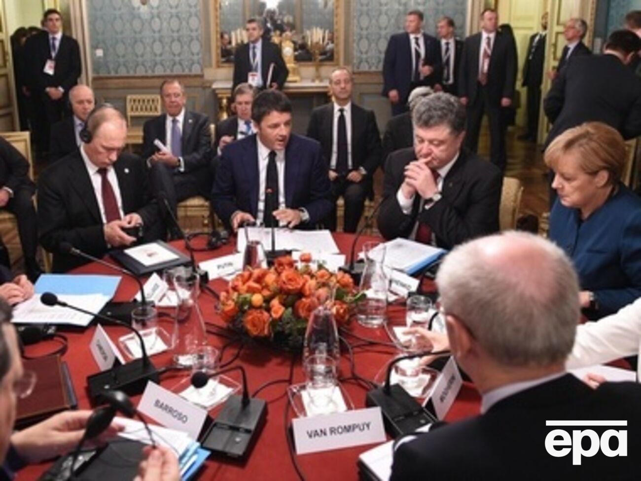 В Милане начался второй раунд переговоров президента Украины Петра Порошенко и президента России Владимира Путина