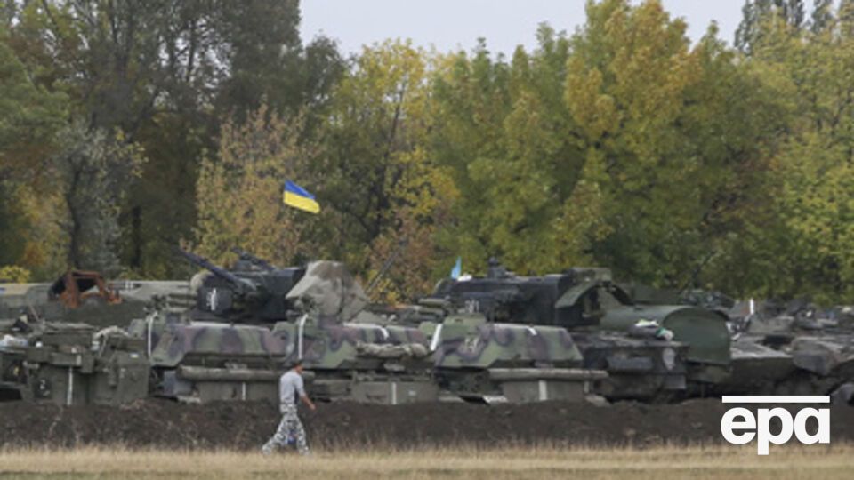 Наблюдение за вероятными направлениями открытия противником огня ведется круглосуточно