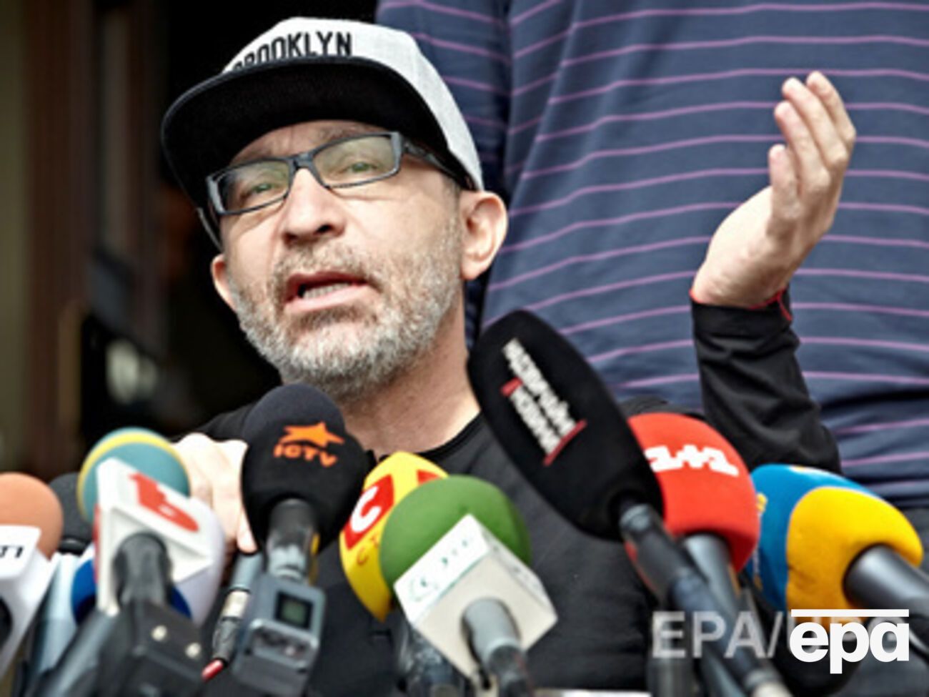 Кернес поручил люстрацию дочери Чечетова