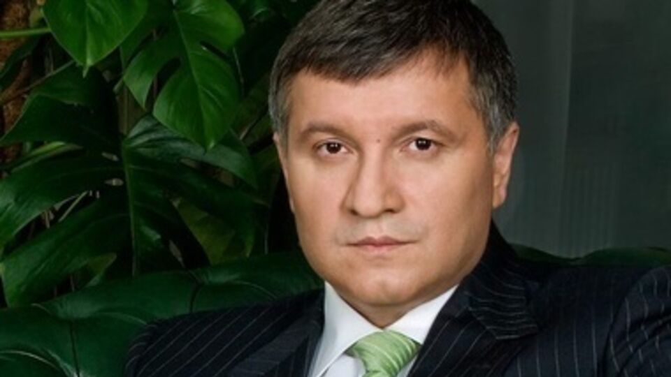 Аваков: Позиция МВД по отношению к нарушителям будет жесткой независимо от партийной принадлежности кандидата