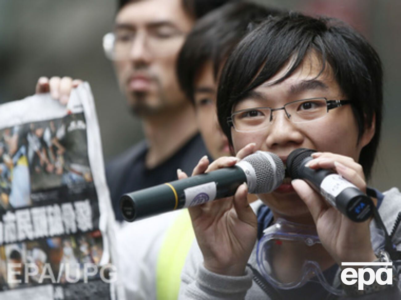 Митингующие требуют демократизации избирательного права в Гонконге