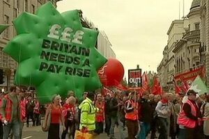 Оклады госслужащих в Великобритании не повышаются уже четыре года