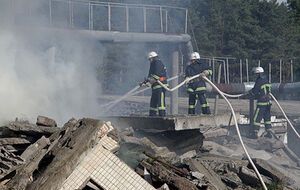 Спасатели, медики, правоохранители и волонтеры спасали жертв условного "теракта"