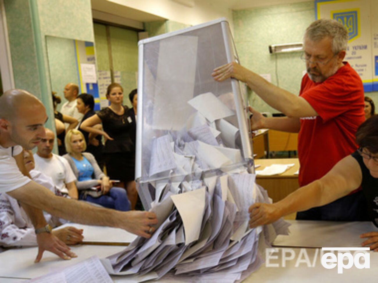 Среди кандидатов в нардепы стало больше женщин