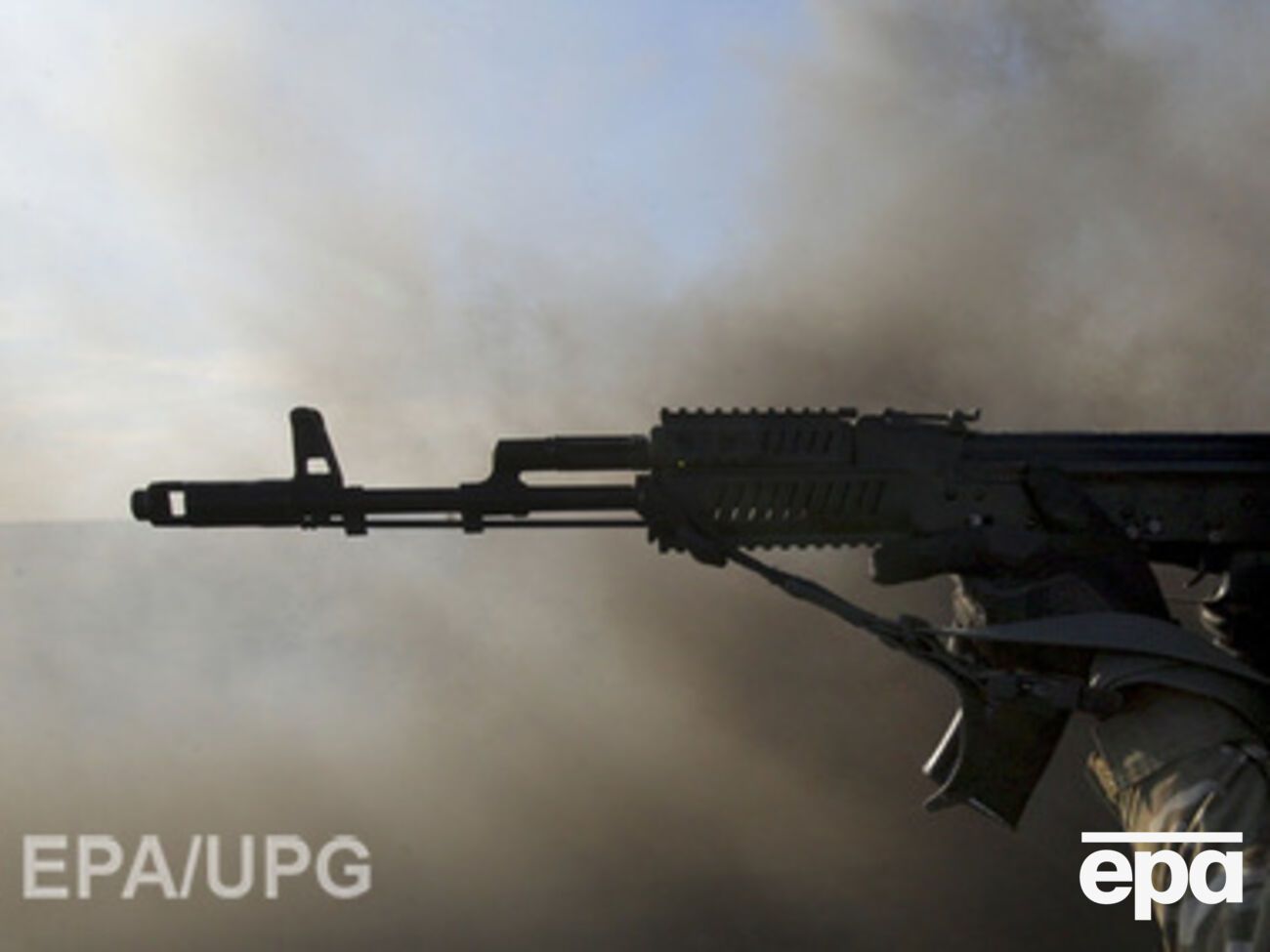 Украинские силовики продолжают удерживать аэропорт Донецка