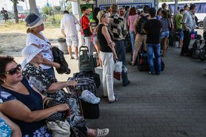 Who and why is returning to Donbass?